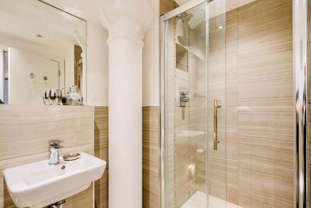City Centre Apartment Манчестър Екстериор снимка