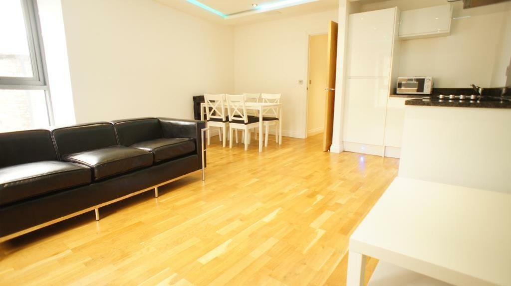City Centre Apartment Манчестър Екстериор снимка